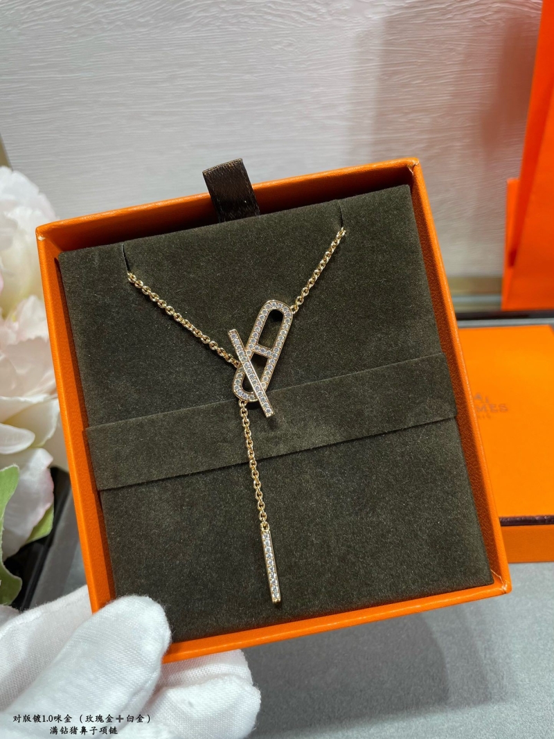 H**me5 necklaces